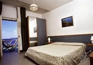 Hotel Stella Maris 카폴리베리